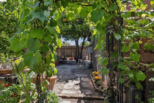 3031 Barrett Ave, Richmond, CA 94804