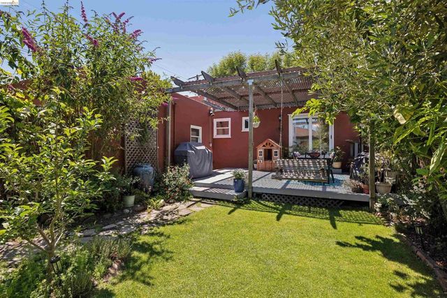 3031 Barrett Ave, Richmond, CA 94804