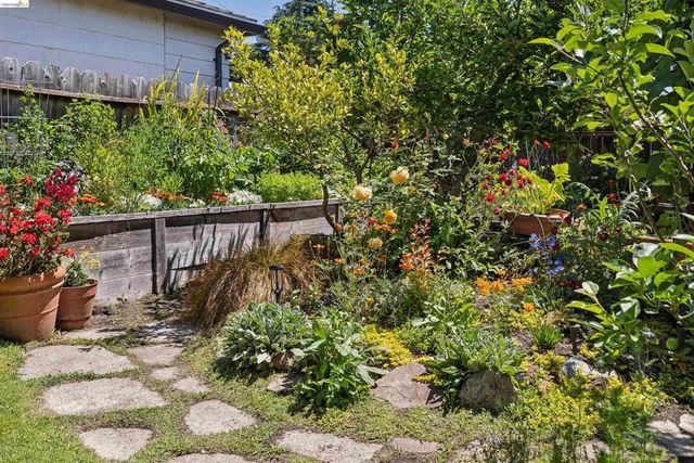 3031 Barrett Ave, Richmond, CA 94804