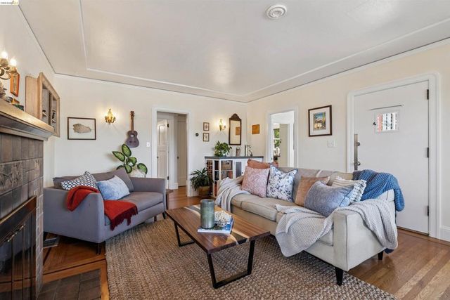 3031 Barrett Ave, Richmond, CA 94804