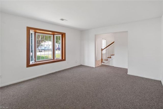 195 Bentley DR, Newport News, VA 23602