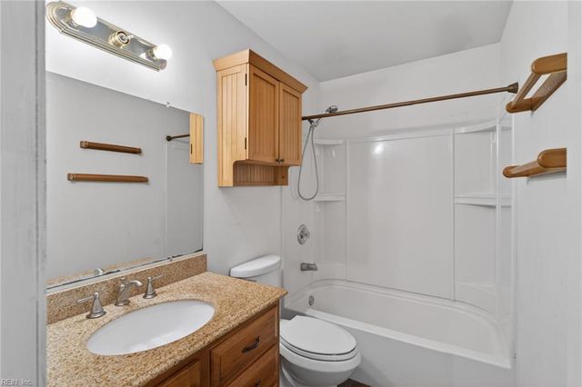 195 Bentley DR, Newport News, VA 23602