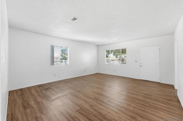 559 61st St, San Diego, CA 92114