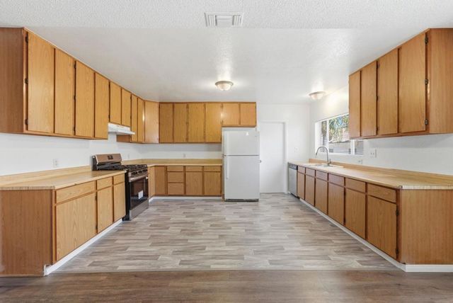 559 61st St, San Diego, CA 92114