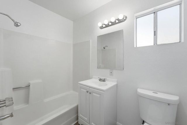 559 61st St, San Diego, CA 92114