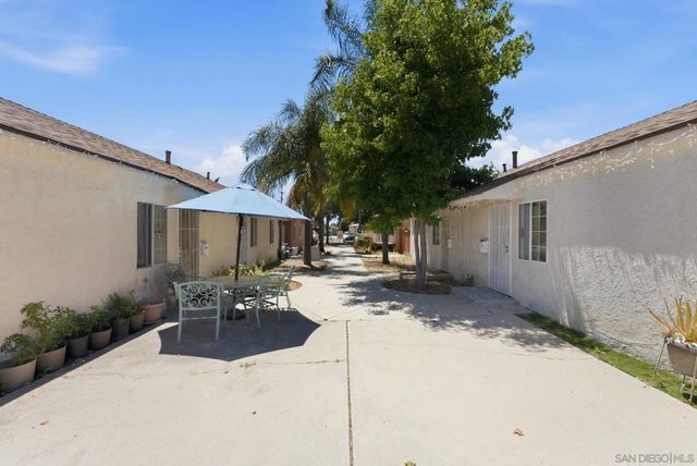 559 61st St, San Diego, CA 92114