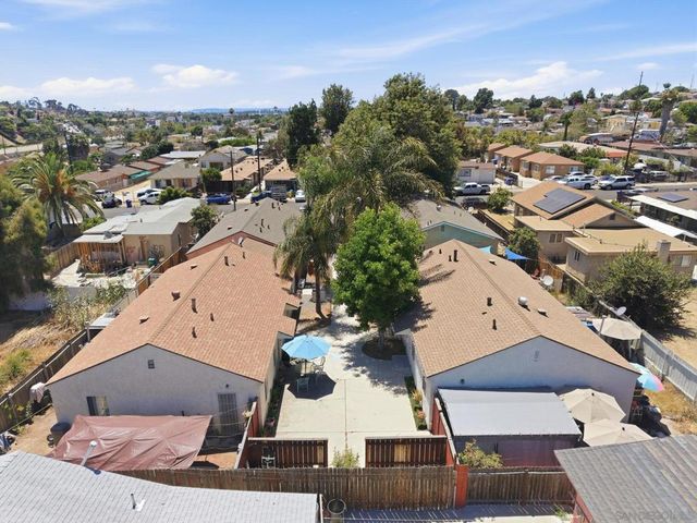 559 61st St, San Diego, CA 92114