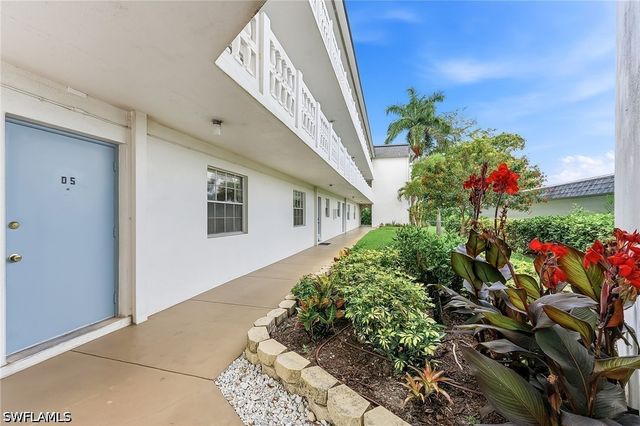 315 Saint Andrews BLVD D5, Naples, FL 34113