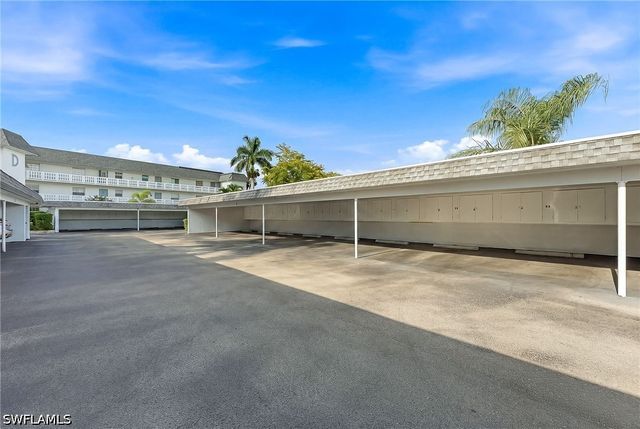 315 Saint Andrews BLVD D5, Naples, FL 34113