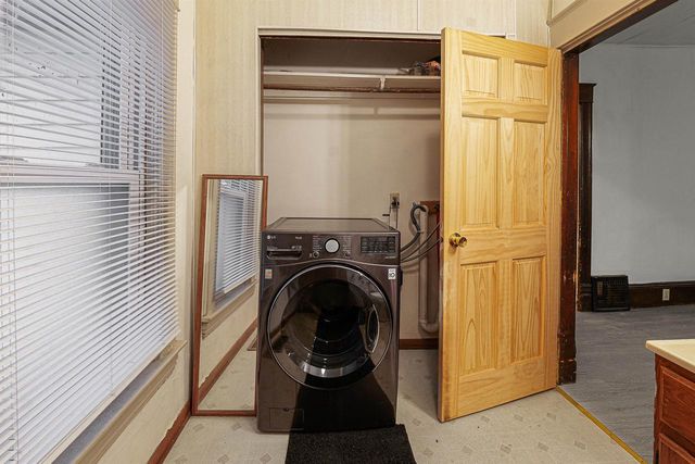 120 BOWEN STREET, Oshkosh, WI 54901