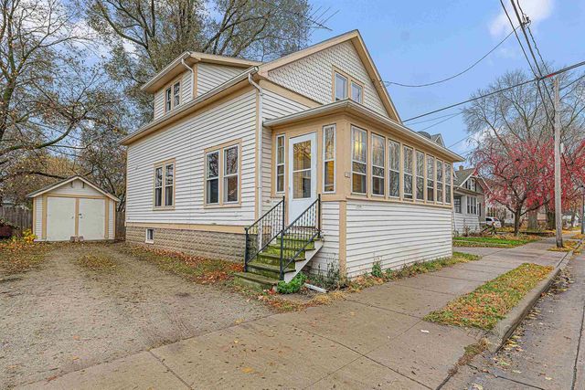 120 BOWEN STREET, Oshkosh, WI 54901