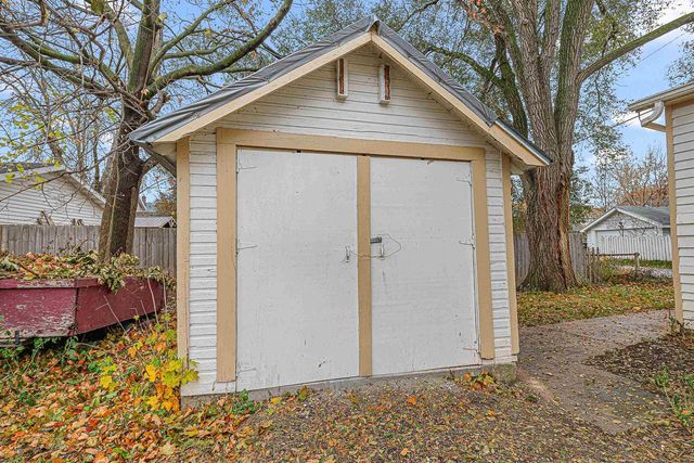 120 BOWEN STREET, Oshkosh, WI 54901