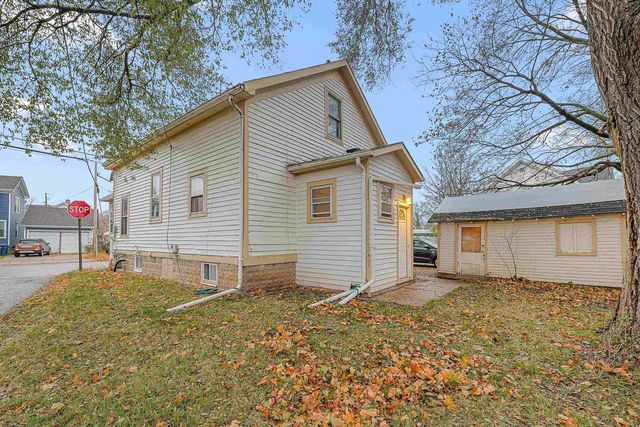 120 BOWEN STREET, Oshkosh, WI 54901