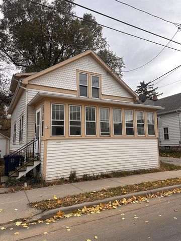 120 BOWEN STREET, Oshkosh, WI 54901