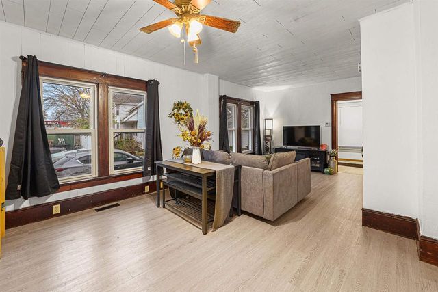 120 BOWEN STREET, Oshkosh, WI 54901