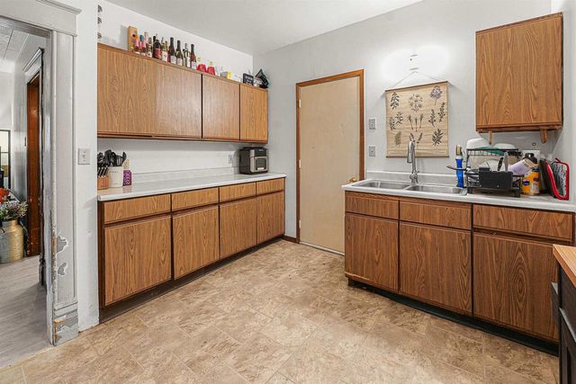 120 BOWEN STREET, Oshkosh, WI 54901