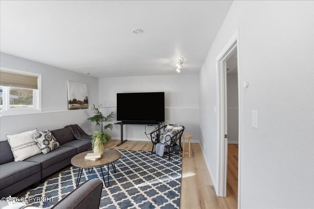 1717 Dimond Drive, Anchorage, AK 99507