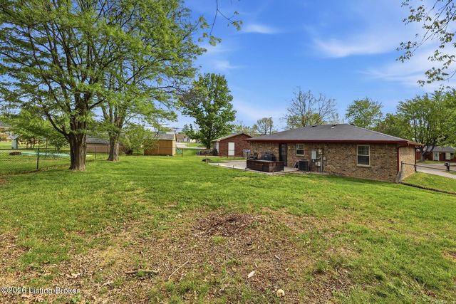 10802 Corbin Ct, Louisville, KY 40229