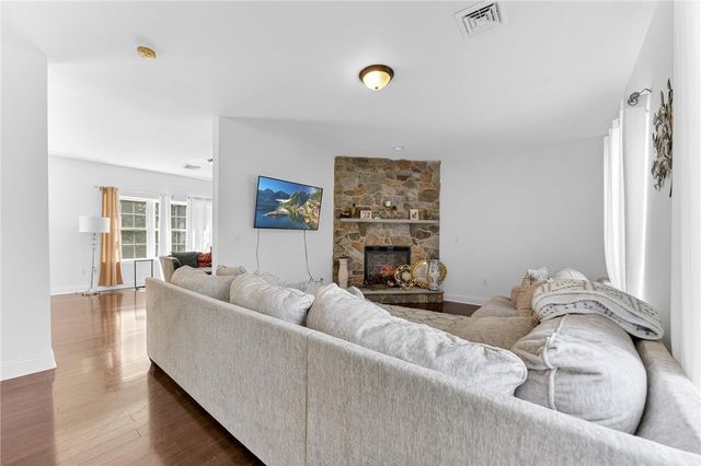 108 Peace Falls Road, Lehman Twp, PA 18302