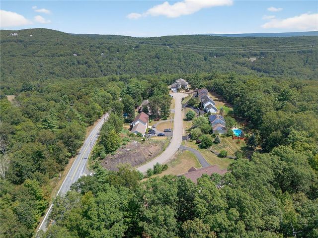 108 Peace Falls Road, Lehman Twp, PA 18302