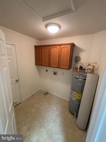 1253 PROGRESS RD, Chambersburg, PA 17201