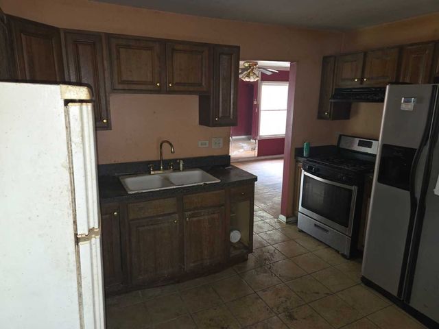 12423 S Perry Avenue, Chicago, IL 60628
