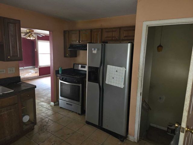 12423 S Perry Avenue, Chicago, IL 60628