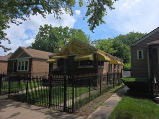 12423 S Perry Avenue, Chicago, IL 60628