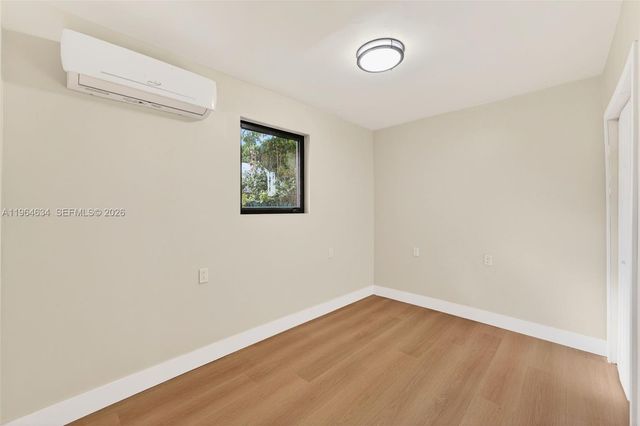 555 NW 94th St Front, Miami, FL 33150