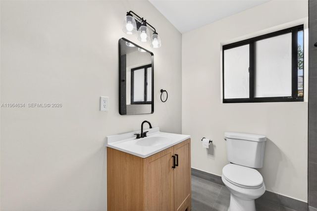 555 NW 94th St Front, Miami, FL 33150