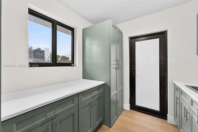 555 NW 94th St Front, Miami, FL 33150