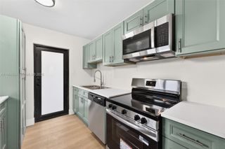 555 NW 94th St Front, Miami, FL 33150