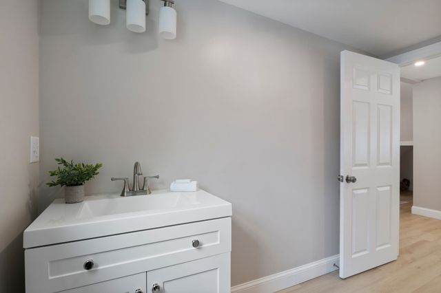 3 Greystone Road, Merrimac, MA 01860