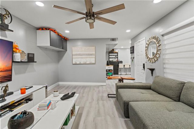 22940 Oxford Place C, Boca Raton, FL 33433