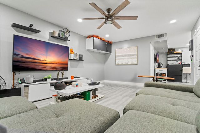 22940 Oxford Place C, Boca Raton, FL 33433