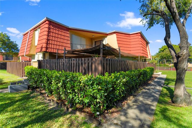 22940 Oxford Place C, Boca Raton, FL 33433