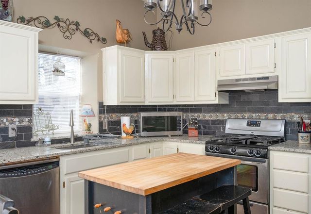 432 E Twelve Oaks Terrace, Mustang, OK 73064