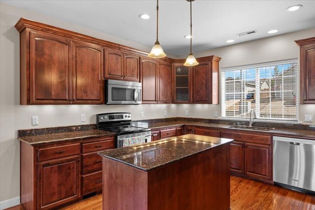 1174 Highlands Drive, Eagle Point, OR 97524