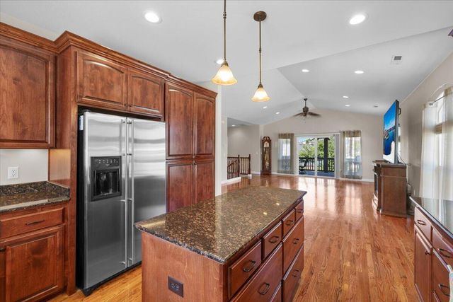 1174 Highlands Drive, Eagle Point, OR 97524