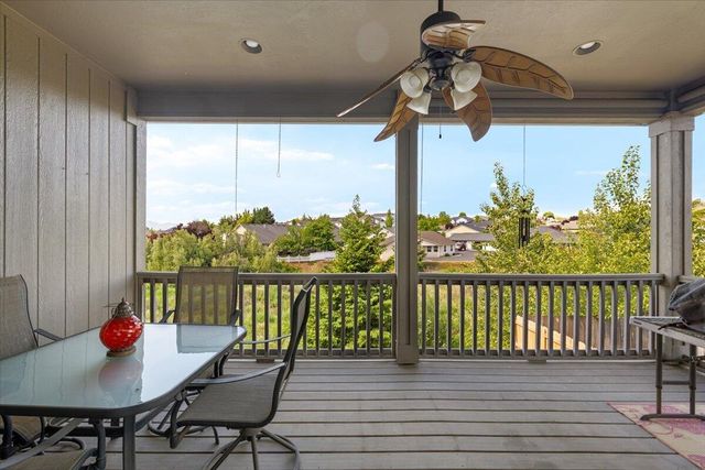 1174 Highlands Drive, Eagle Point, OR 97524