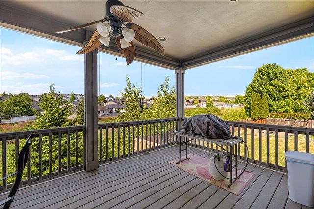 1174 Highlands Drive, Eagle Point, OR 97524