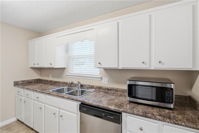 1033 Barley Drive, Hinesville, GA 31313