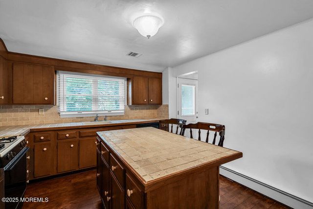 918 Charles Drive, Toms River, NJ 08753