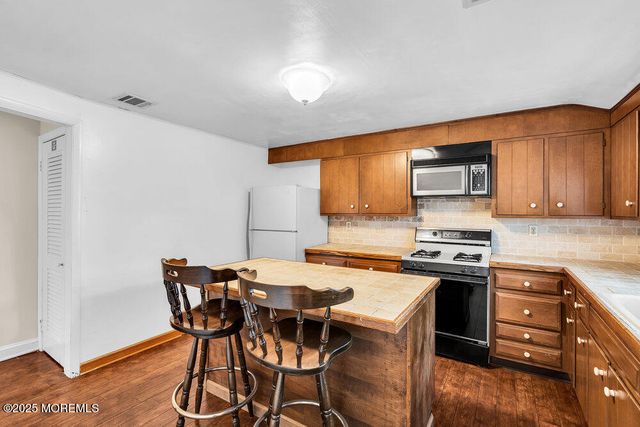 918 Charles Drive, Toms River, NJ 08753