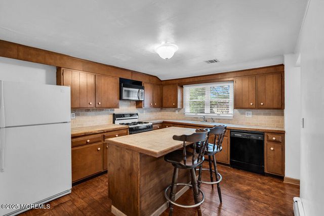 918 Charles Drive, Toms River, NJ 08753
