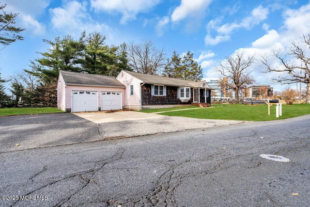 918 Charles Drive, Toms River, NJ 08753