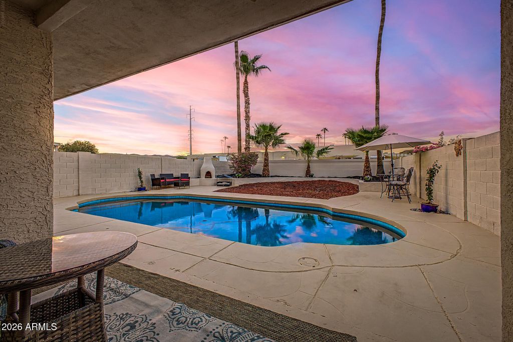 4064 E Woodland Drive, Phoenix, AZ 85048 — exterior