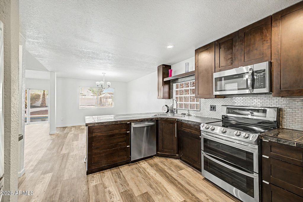 4064 E Woodland Drive, Phoenix, AZ 85048 — photo 3