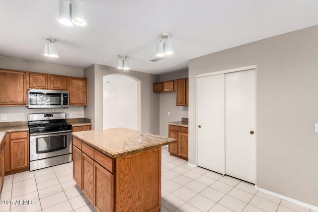 3822 W FALLEN LEAF Lane, Glendale, AZ 85310