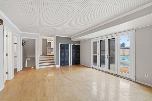 4497 S Oak Leaf Court, Vadnais Heights, MN 55127